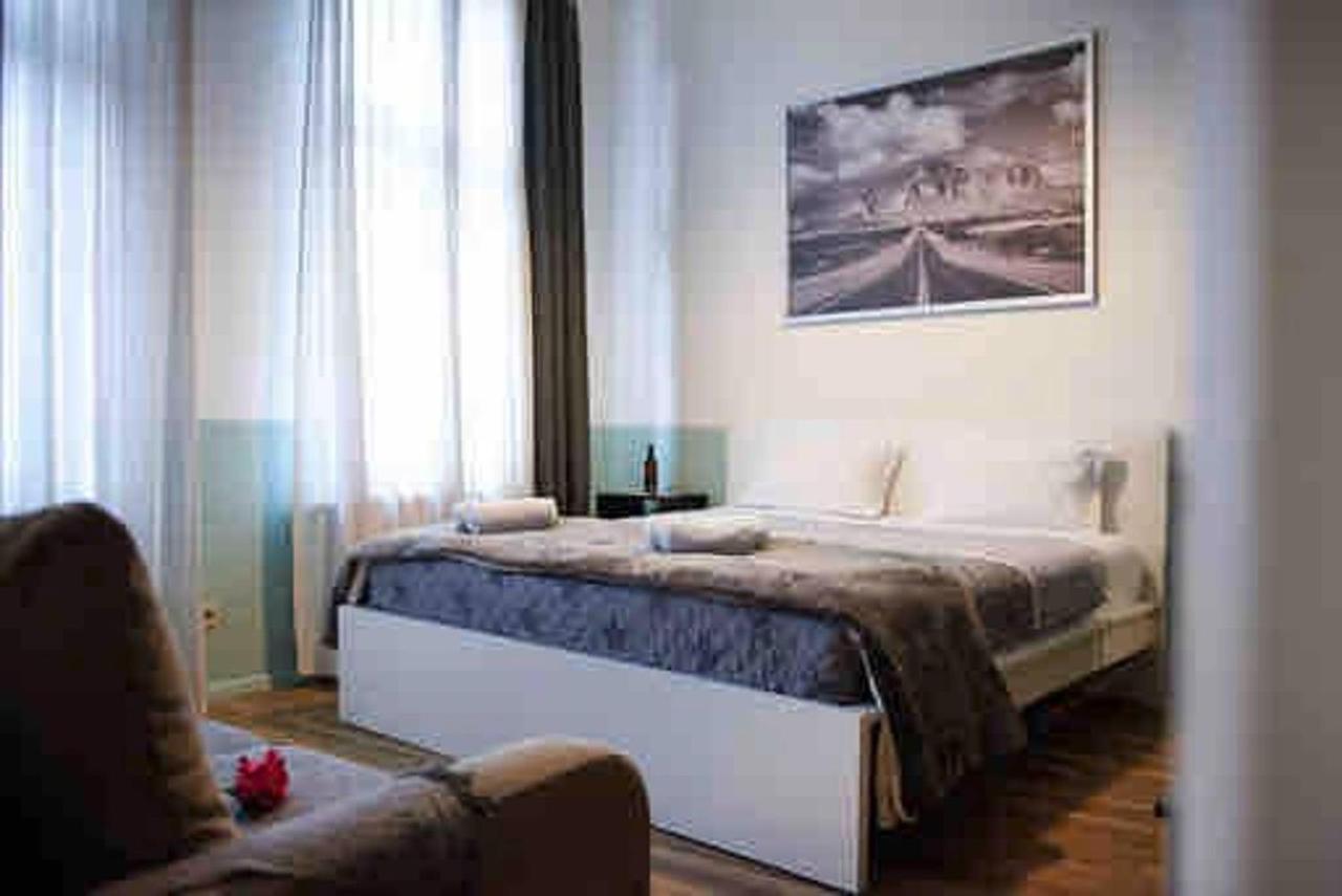 Hotelroom In N13 Prenzlauer Berg New Affittacamere Berlino
